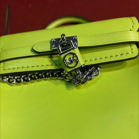 NWOT Michael Kors Mercer Neon Green Satchel - Picture 2 of 8